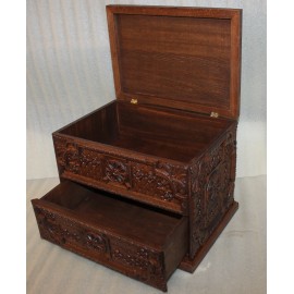 Шкатулка с ящиком