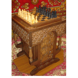 Шахматный стол