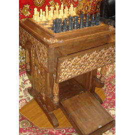 Шахматный стол