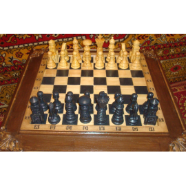 Шахматный стол