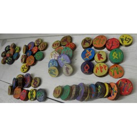 Рунические кулоны с защитными формулами на охрану 10 штук с дырочками для шнурочка Рунические кулоны с защитными формулами на охрану 10 штук с дырочками для шнурочка