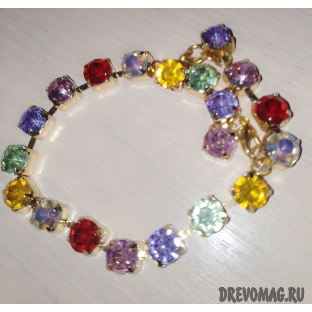 Браслет оберег Цветной
