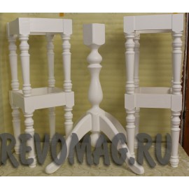 Стол и 4 табуретки