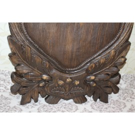 Картуш с дубовыми листьями